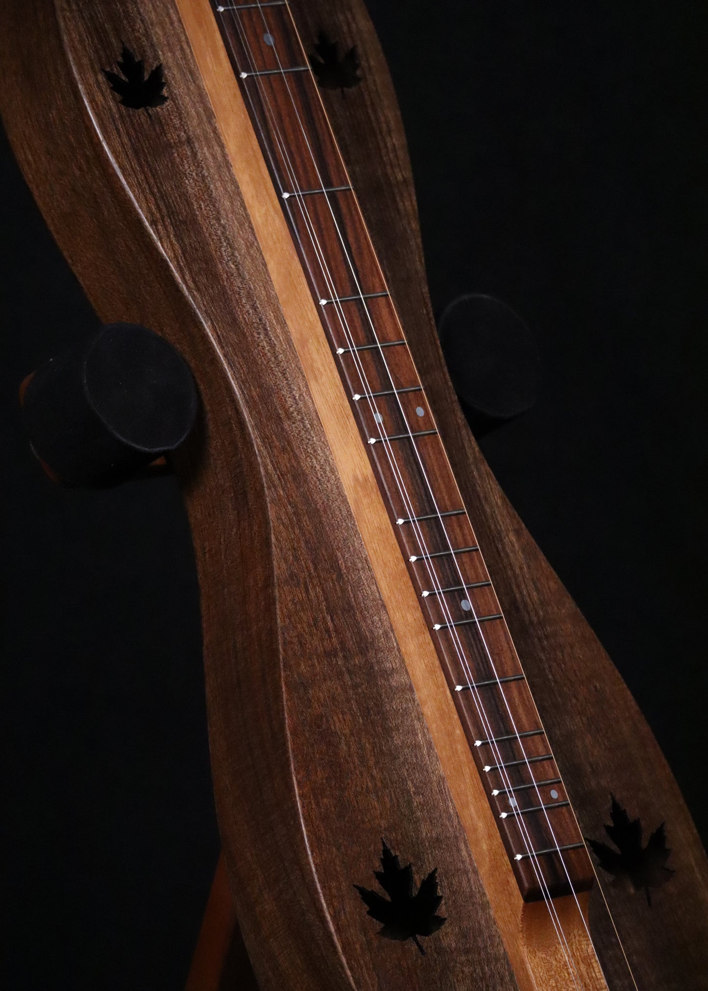#2.067 Oregon Walnut Essential Minuet Dulcimer