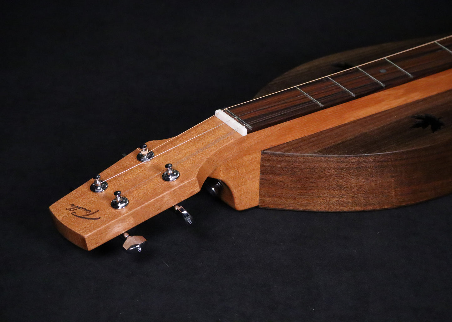 #2.067 Oregon Walnut Essential Minuet Dulcimer